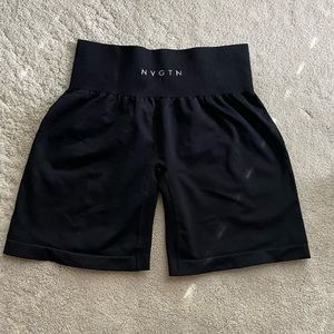 NVTGN Black Solid Seamless Shorts
